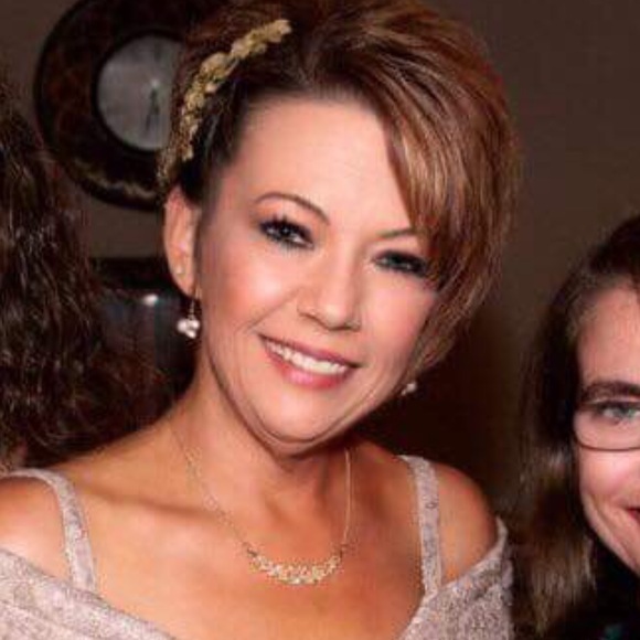 Meet your Posher, Pamela - Picture 1 of 1